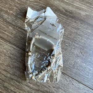 Silver and Pearl bracelet fashion jewelry